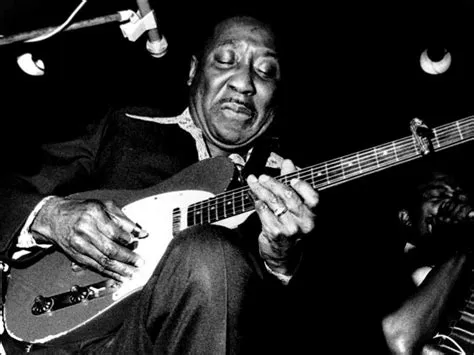  Sweet Home Chicago  ร้องโดย บลูส์แมนผู้ยิ่งใหญ่ Muddy Waters เคล้าเสียง slide guitar ดังสนั่น